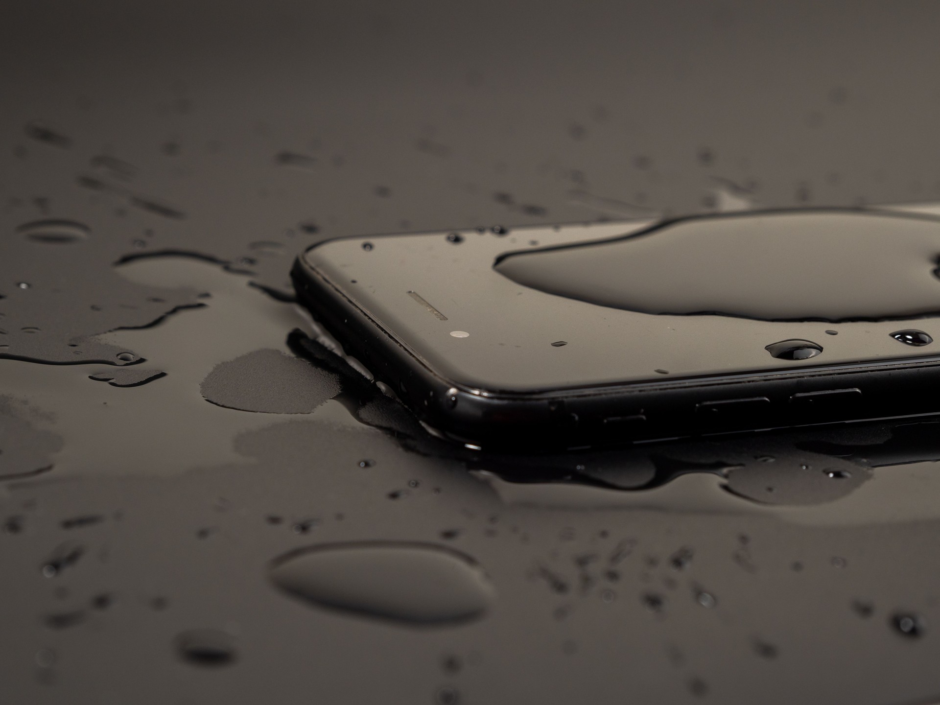 Water has been spilled on the Smartphone. The smartphone fell into the water.